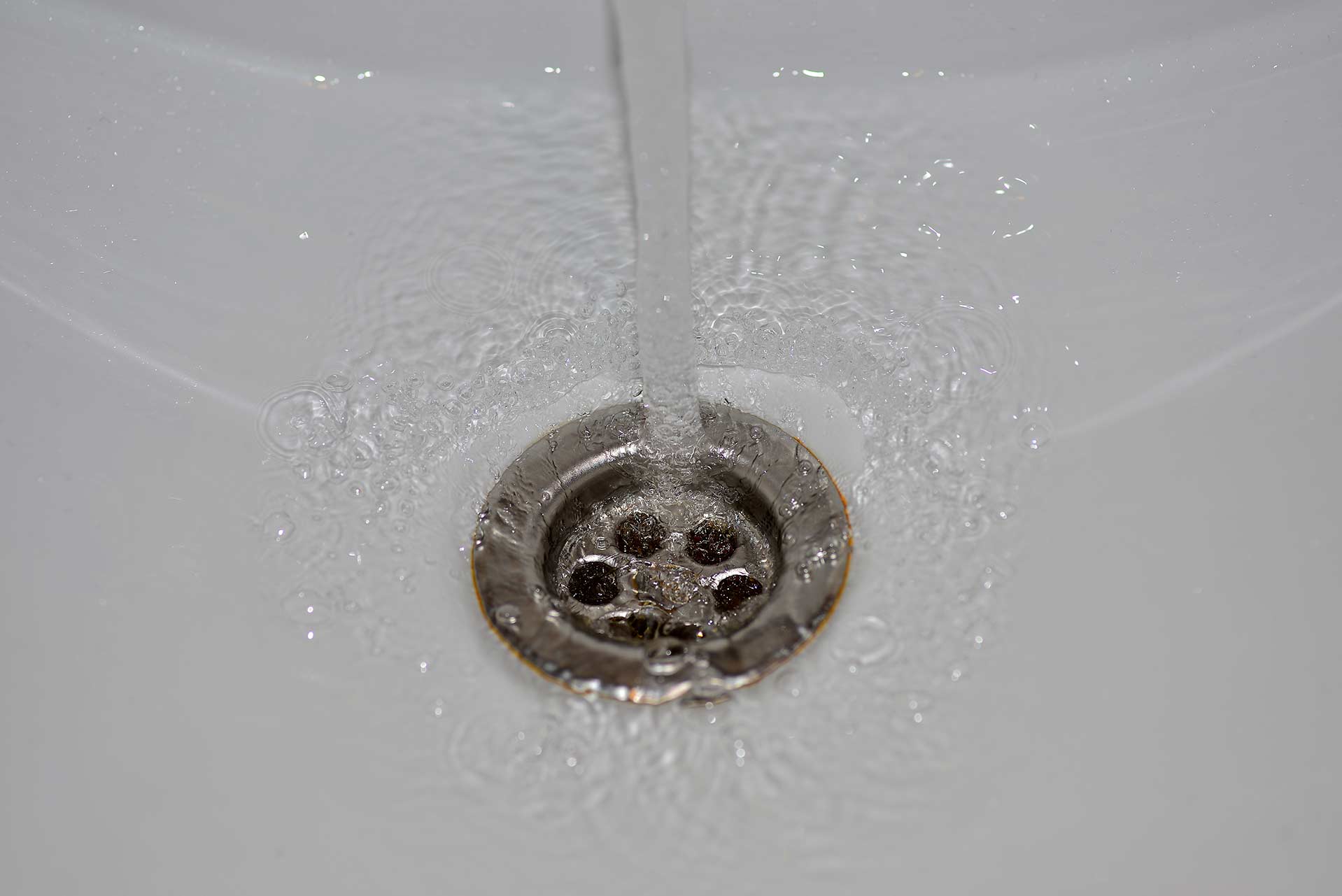 A2B Drains provides services to unblock blocked sinks and drains for properties in Farnham.